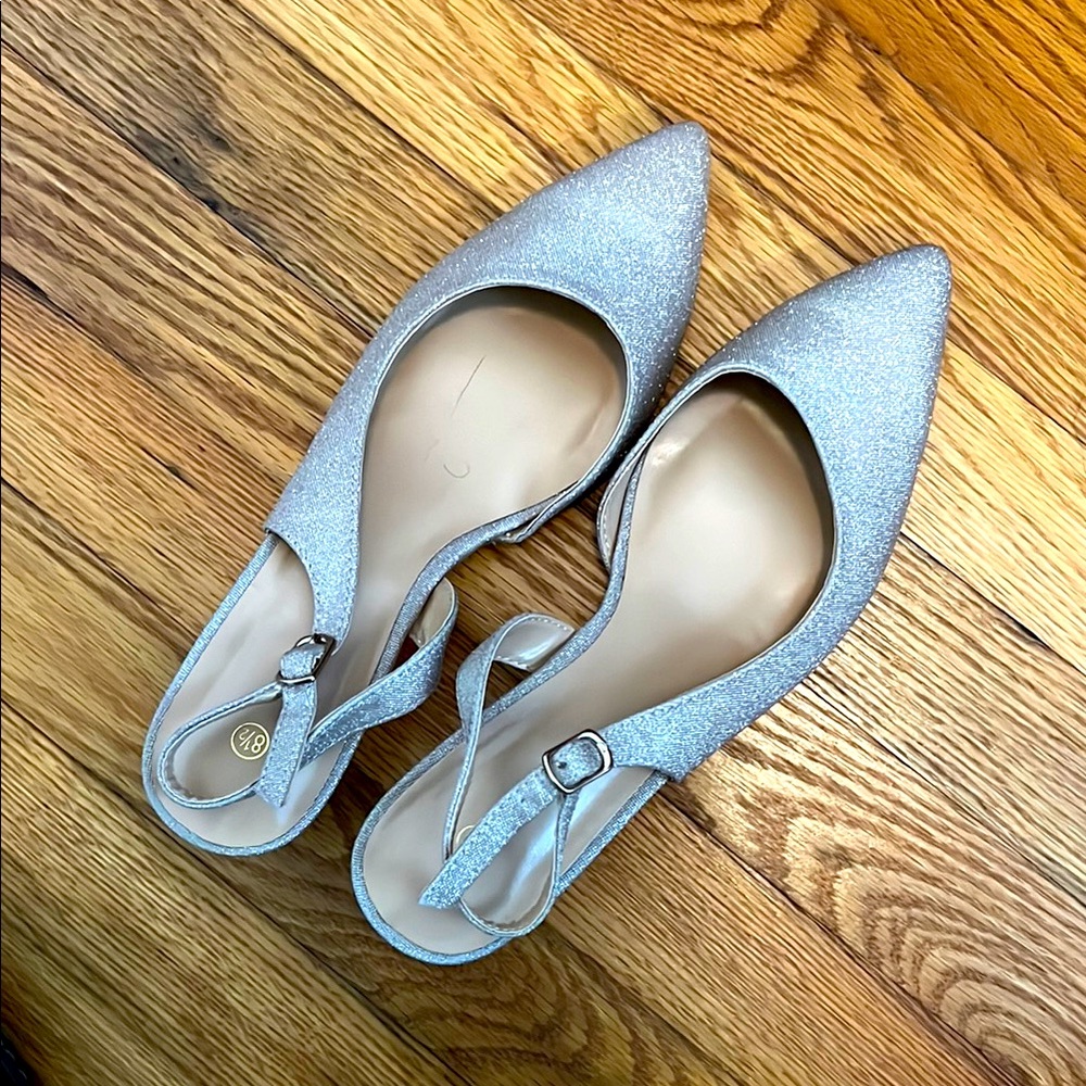 Champagne sparkle kitten heels!